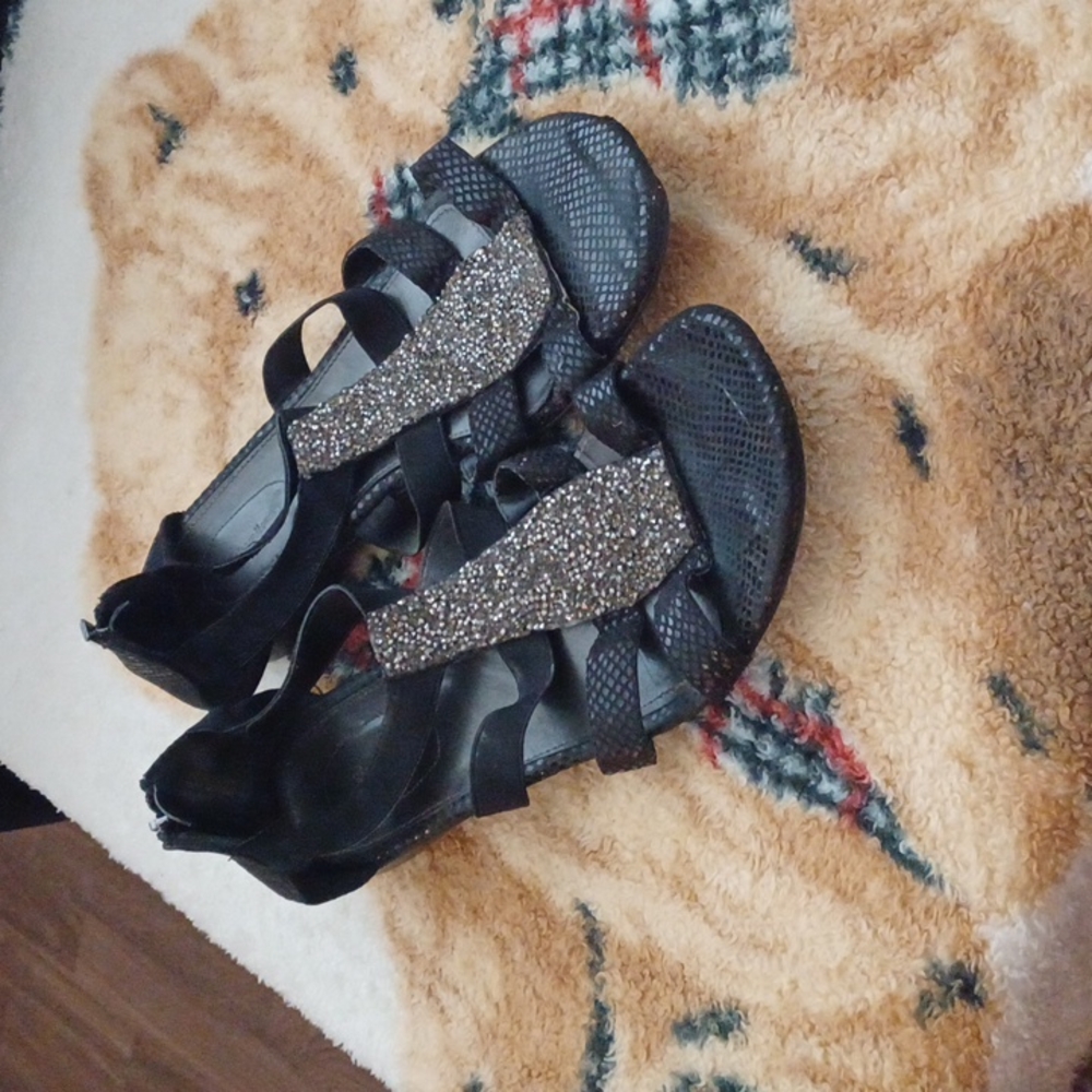 Cloudwalker sandals with straps and design size 12 wide